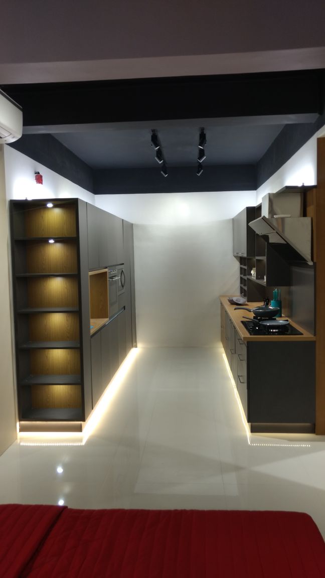 gallery-pictures-of-lacquer-glass-wardrobes-designs-in-delhi-new-delhi-india-top-largest-modular-wardrobe-delhi-india